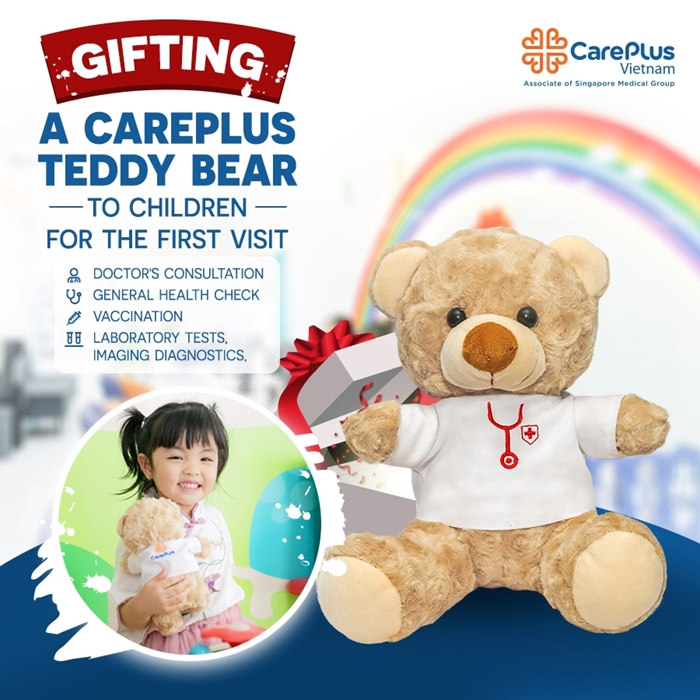 Gifting a CarePlus teddy bear to children for the first visit 