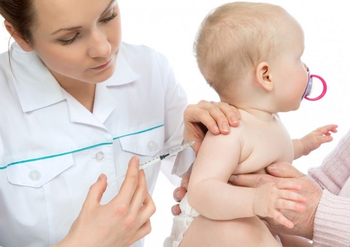 Vắc xin 6 in 1 là gì? Lịch tiêm chủng chi tiết cho bé